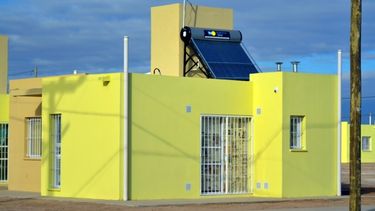 San Juan ya prueba su primer termotanque solar en un barrio chimbero