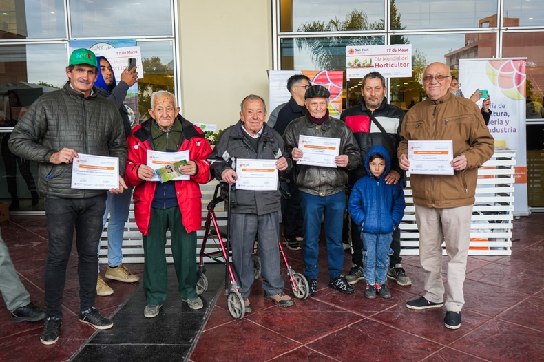 Durante la actividad se reconoció el trabajo y dedicación de 8 productores locales