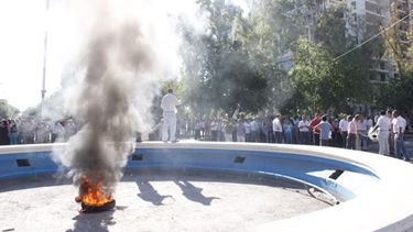 Centro Cívico: Empleados estatales reclamaron un aumento salarial