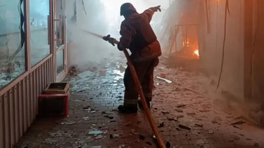 Ataques rusos diurnos dejan un saldo de 19 muertos y decenas de heridos en Ucrania