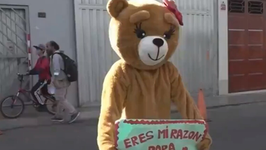 El insólito truco en San Valentín de la Policía de Perú que se volvió viral