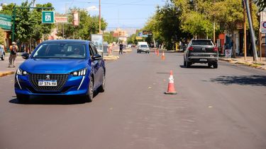 Repavimentación Av. Ignacio de la Roza: con la mano norte pavimentada, ahora van por la sur