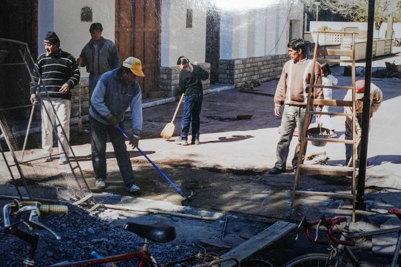 Varios vecinos de Villa Mercedes colaboraron en la reconstrucción de la parroquia. Varios vecinos de Villa Mercedes colaboraron en la reconstrucción de la parroquia.