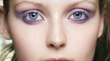 Atrevete a las pestañas azul eléctrico