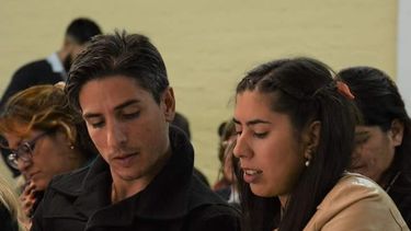 Los últimos románticos: la historia de amor detrás de la propuesta de casamiento en público