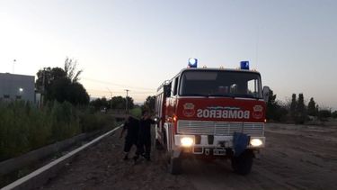 Bomberos lograron un rescate fuera de serie en Santa Lucía