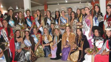 Reinas de todo el país embellecen San Juan en la Fiesta Nacional del Sol