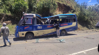 Atentado en Colombia: una bomba cayó sobre un colectivo y dejó al menos 13 muertos