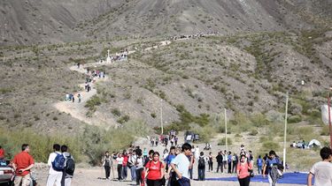 El ascenso a las Sierras Azules, un clásico en el calendario católico que se renueva