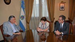 Gioja recibió al nuevo Rector de la UCCuyo