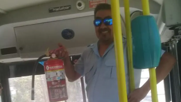 Héroe sin capa: un chofer de la Red Tulum que apagó un incendio