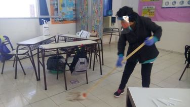 Contratados de portería y administrativos deberán presentar factura de abril