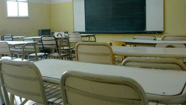 Ninguna escuela estatal de San Juan tiene permitido cobrar por trámites o títulos