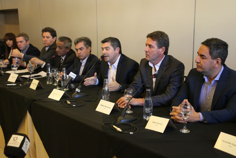 Conferencia de la oposición en contra de las PASO