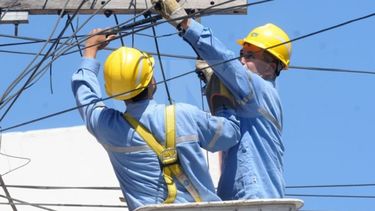 Quedan 350 reclamos pendientes de atención por el servicio de luz