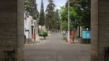 Afirman que hay un cambio de costumbres y cada vez se ve menos sanjuaninos en los cementerios.