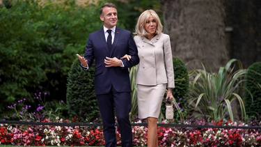 El presidente francés Emmanuel Macron y la primera dama Brigitte, en su visita a Londres en julio.