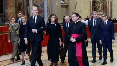Todos los looks de luto del histórico funeral del papa Francisco