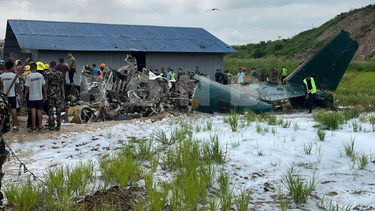 Cayó un avión en Nepal y murieron 18 personas