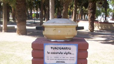 El monumento sanjuanino al cacerolazo