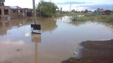 La situación es muy crítica, en algunos casos el agua llega a las ventanas