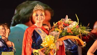 Con la elección de la nueva reina y La Konga terminó la Fiesta de Santa Lucía