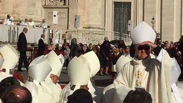 La niña del milagro cumplió su sueño: El Papa besó a Camila en la frente, dijo Monseñor