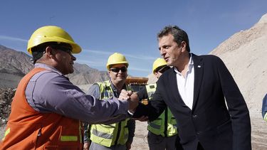 Massa recorrió El Tambolar, el nuevo dique de San Juan que se terminará de construir en 2026