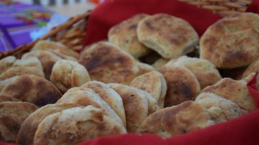 ¡Era de esperarse!: en la previa del Día del Panadero, el top 3 de San Juan lo lidera la semita calientita