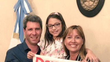 Uñac recibió a la niña que lo conmovió con su campaña solidaria