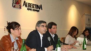 Uñac presidió jornadas de capacitación contra la violencia infantil y familiar