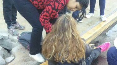 Tremendo despliegue por una mujer que se pegó un golpazo en pleno centro