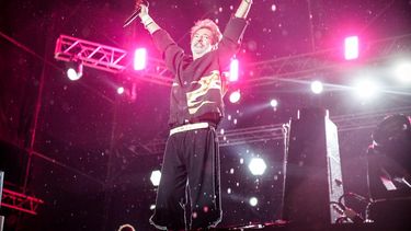 Ni la lluvia movió a los fanáticos que esperaron hasta el final a Babasónicos