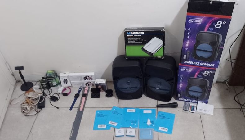 Los elementos que fueron secuestrados por la Polic&iacute;a.