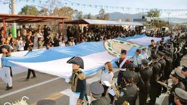 Todas las fotos del desfile en honor al General San Martín