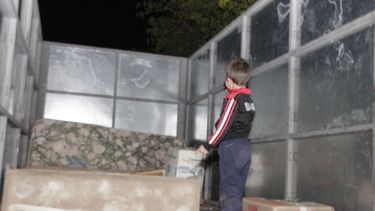 Una montaña de ayuda y cientos de manos solidarias