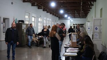 Dónde voto, puedo entrar acompañado al cuarto oscuro y otras dudas: lo que hay que saber estas elecciones