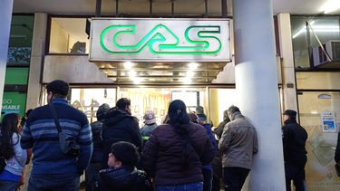 Entre la expectativa, la esperanza y la desilusión, así fueron las primeras horas del sorteo de viviendas del IPV