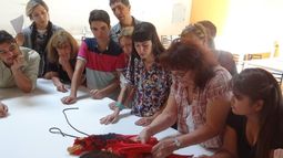 Con gran convocatoria, arrancó el taller de Sastrería Teatral