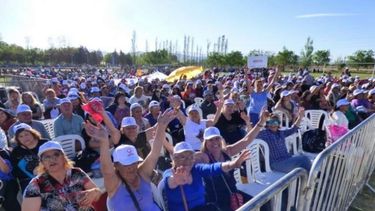 Fiesta del Adulto Mayor: mirá que súper estrella de la canción argentina llega para los festejos