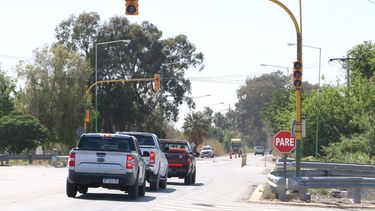Colocaron semáforos en el peligroso cruce de Ruta 40 y Calle 11