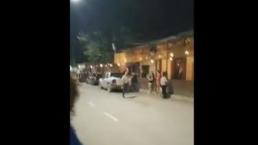 Astudillo corriendo antes de que otro jinete le pega en la cabeza (Imagen captura de video).