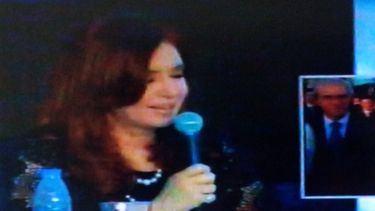 Ante el pedido de una vecina, CFK dijo Acá son todos igual que el gobernador