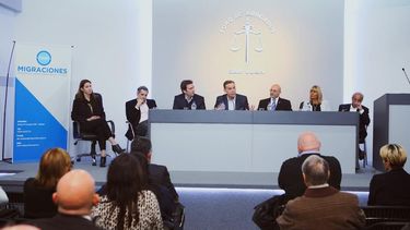 Capacitan a sanjuaninos sobre las nuevas normas de Migraciones