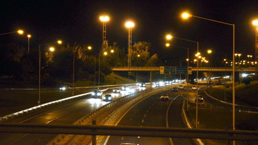 La Avenida de Circunvalación es de las más usadas por los sanjuaninos y turistas porque conecta varios departamentos de San Juan.&nbsp;