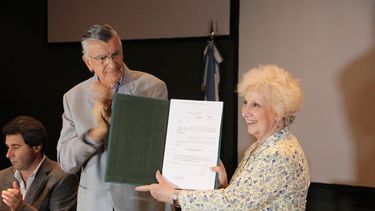 El gobernador elogió a Estela de Carlotto y ella pidió que lo cuiden