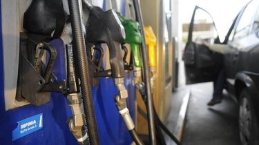 Habrá paro de camioneros y puede faltar combustible