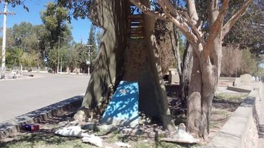 Vándalos rompieron la imagen de una Virgen en plena Semana Santa