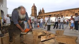 Reconocido escultor sanjuanino expone su arte en XL