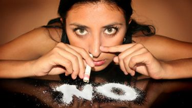 Charla sobre adicciones con drogadependientes recuperados